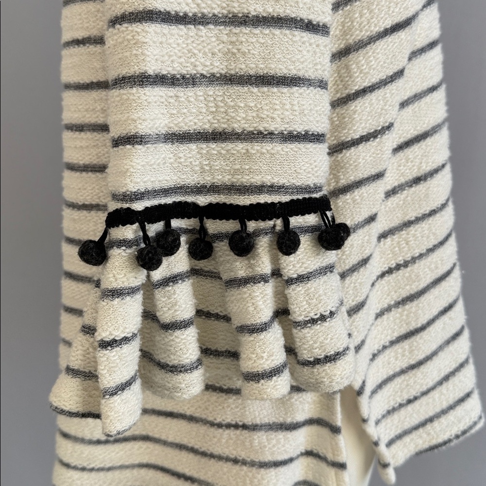 Doe & Rae Cream and Black Striped Ruffle Sleeve Top - Picture 11 of 13